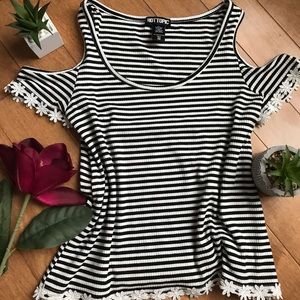Hot Topic Striped Shirt with White Daisies